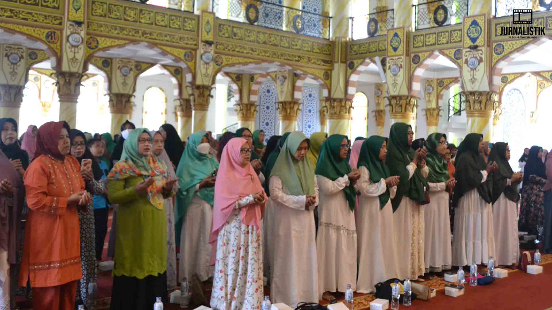 Foto Ratusan Undangan dari elemen Masyarakat NU yang menghadiri Acara