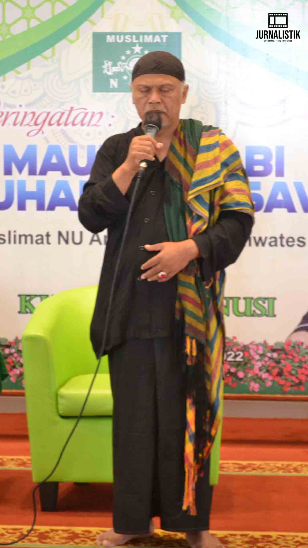 Foto KH. Abdul Malik Sanusi, Pengasuh Ponpes Nurus Syam sekaligus Pengisi Acara.