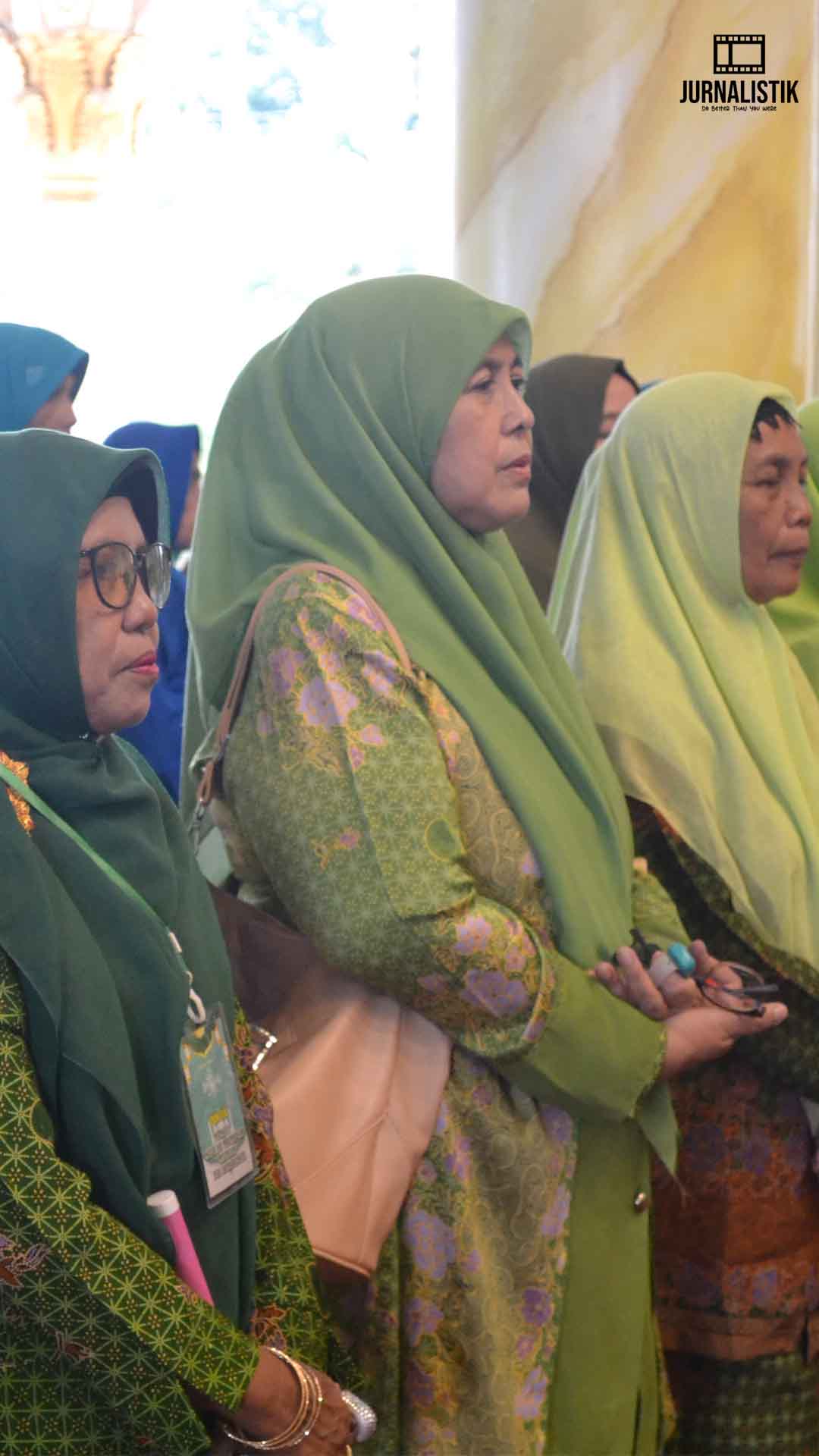 Foto Bu Nyai HJ Rosyidah Yusuf Pengasuh Ponpes Darus sholah, sekaligus Penasihat Muslimat Jember.